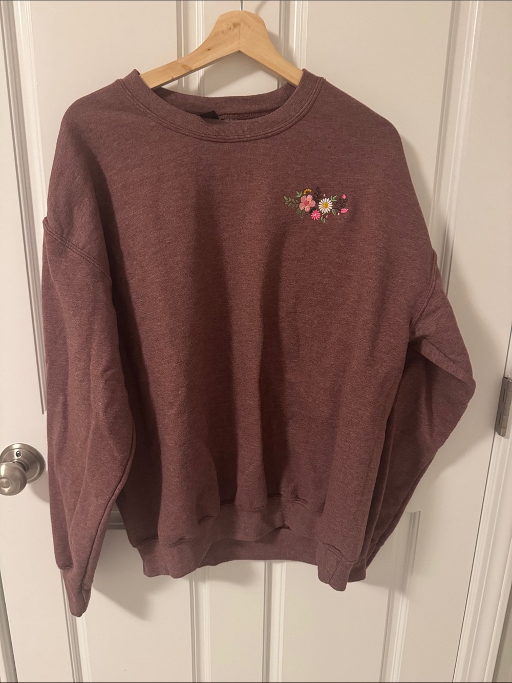 Embroidered Floral Crewneck Sweatshirt — Mauve